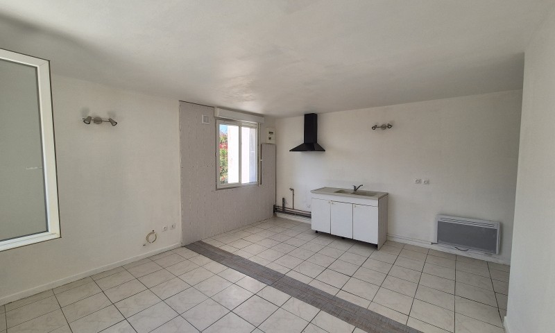 STUDIO A LOUER A L'ANNEE